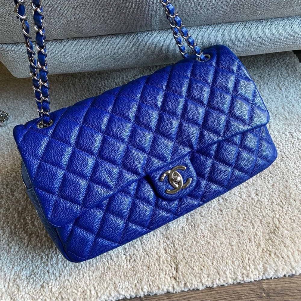 Chanel large single flap - Picture 2 of 13